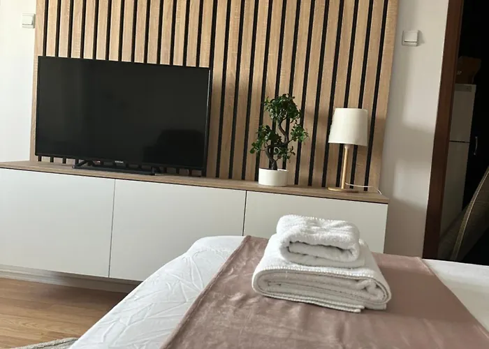 Parliament House By Darius Бухарест